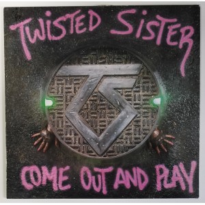 Twisted Sister - Come Out And Play